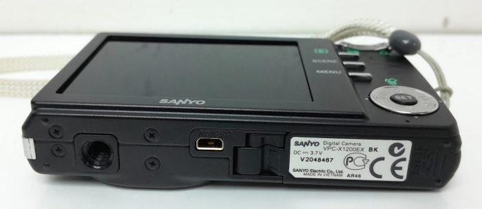 Sanyo VPC-X1200EX 3x Optical Zoom 12.1 Mega Pixels Digital Camera - Image 3