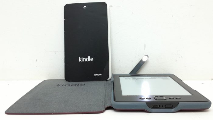 Amazon D01100 Kindle 4th Generation 6" eBook Reader Graphite - Image 6