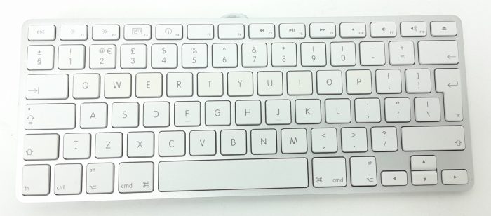 Apple A1242 USB Wired Keyboard - Image 2
