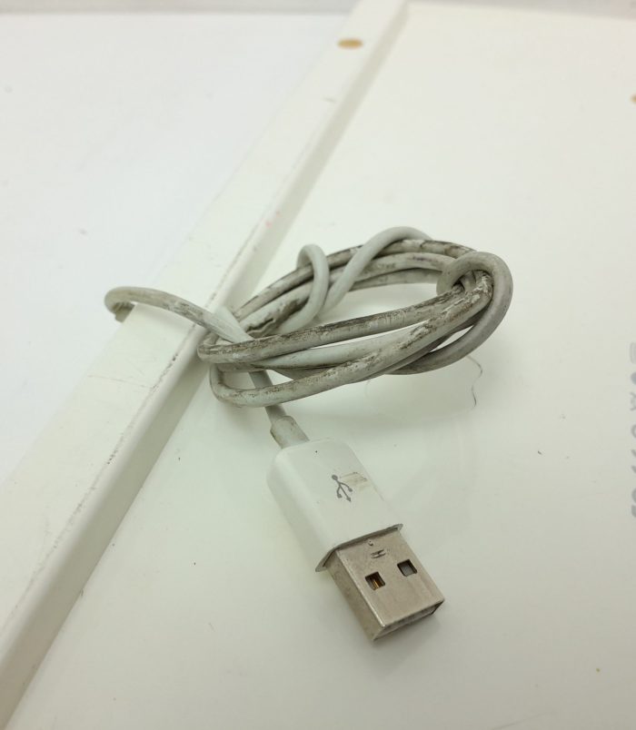 Joblot 10x Apple A1243 USB Wired Keyboard - Image 4