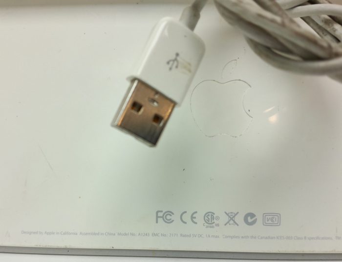 Joblot 10x Apple A1243 USB Wired Keyboard - Image 3