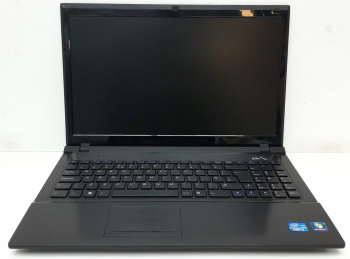 RM Education Notebook 320 W225EU - i3-2350M 2.3GHz - 4GB RAM - 15.6" - 240GB HDD - Windows 10 Home - Image 2