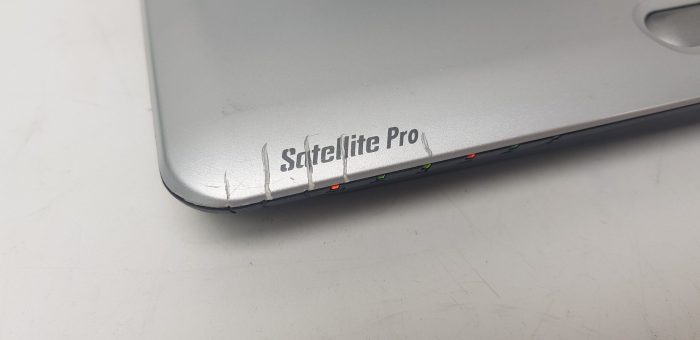 Toshiba Satellite Pro L450-13R - Celeron 900 2.2GHz - 2GB Ram - 15.6" - 250GB HDD - Windows 10 Home - Image 2