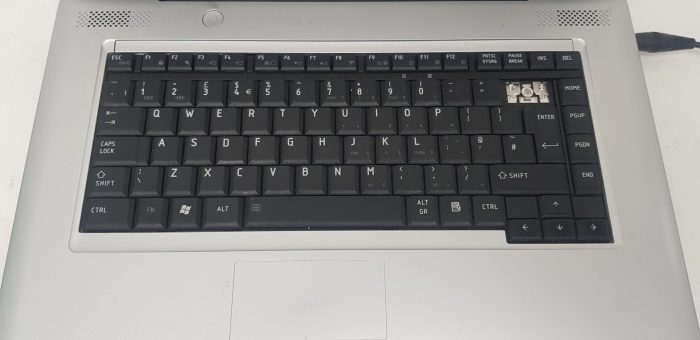 Toshiba Satellite Pro L450-13R - Celeron 900 2.2GHz - 2GB Ram - 15.6" - 250GB HDD - Windows 10 Home - Image 3