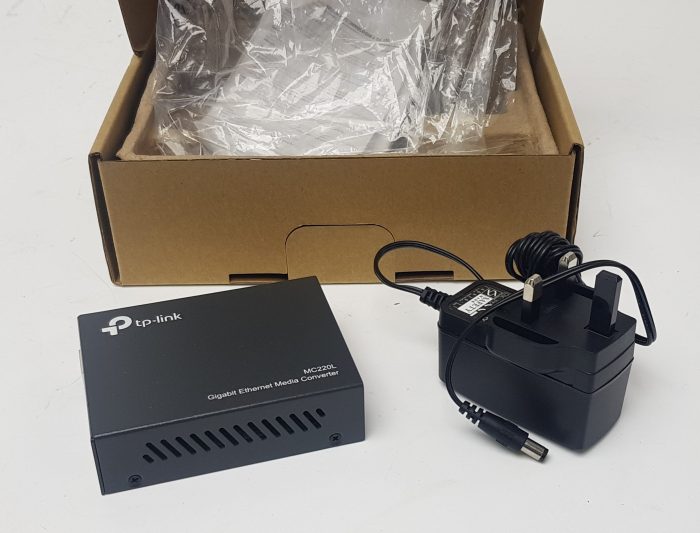 tp-link MC220L Gigabit Ethernet Media Converter - Image 2