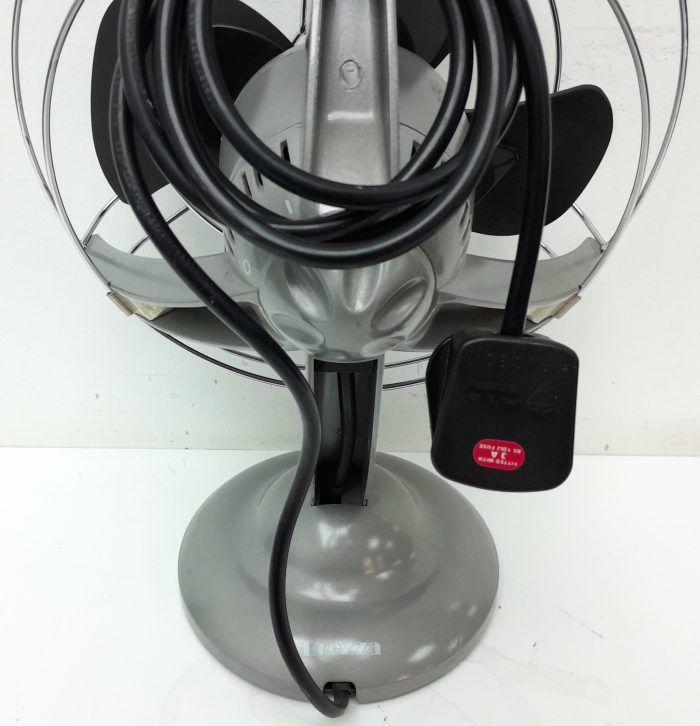 Bionaire Brezza BANF13R Mini Vintage Electric Fan - Image 4