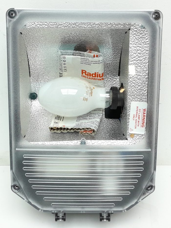 Trac PRO PRO70S/PC 70w Sodium Flood Light - Image 2