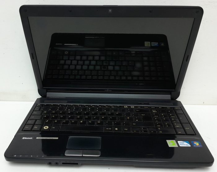 Fujitsu LifeBook A Series AH530 - Pentium P6200 2.13GHz - 4GB Ram - 15.6" - 500GB HDD - Windows 10 Home - Image 2