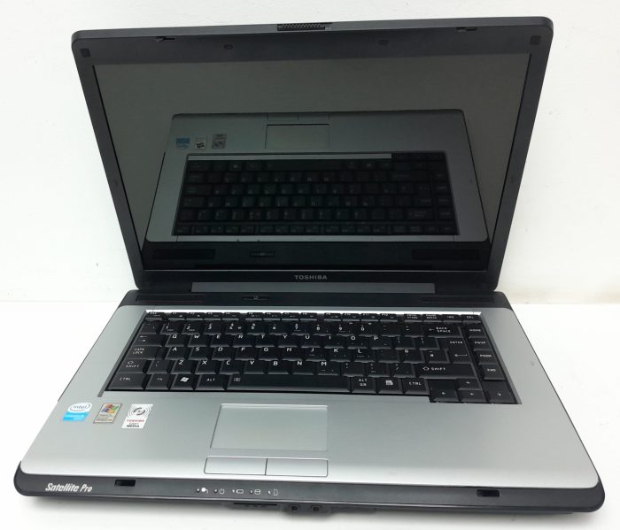 Toshiba Satellite Pro A200 PSAE1E-011008EN - Celeron 520 1.6GHz - 2GB RAM - 15.4" - 120GB HDD - Windows 7 Pro - Image 2