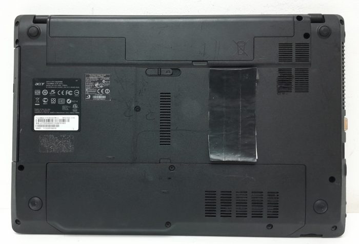 Acer TravelMate 5735 series PEW52 - Core 2 Duo T6670 2.2GHz - 3GB Ram - 15.6" - 320GB HDD - Windows 10 Pro - Image 4