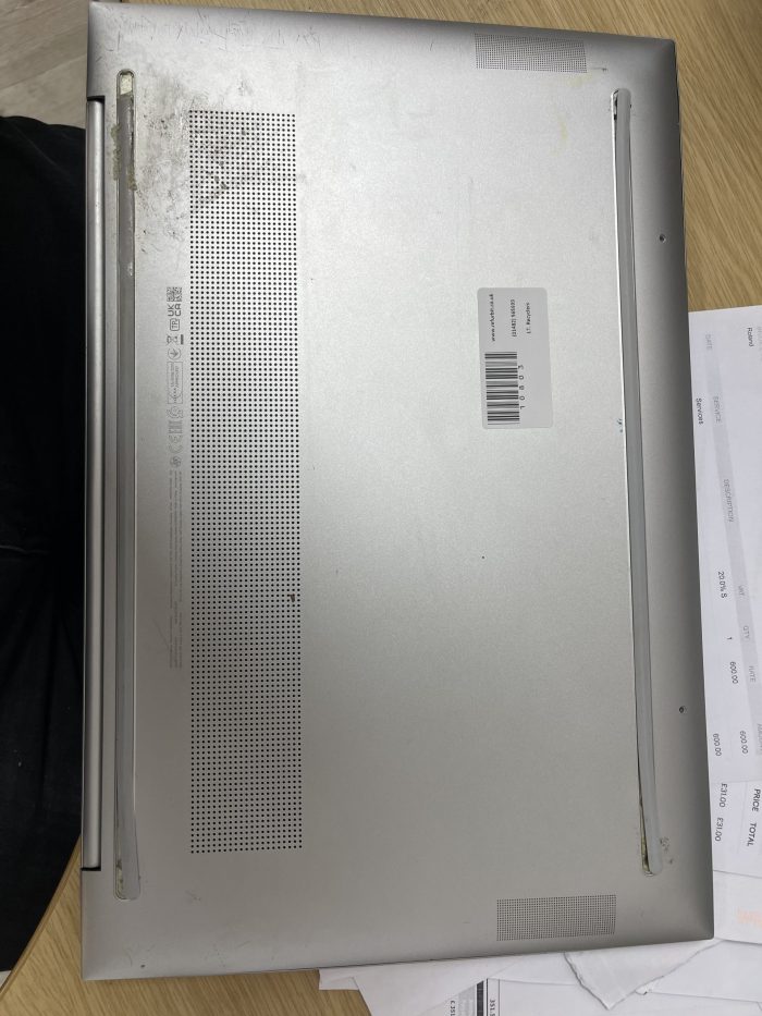 HP ENVY 17-CH0500NA GOOD SCREEN /touchscreen WORKING - Image 4
