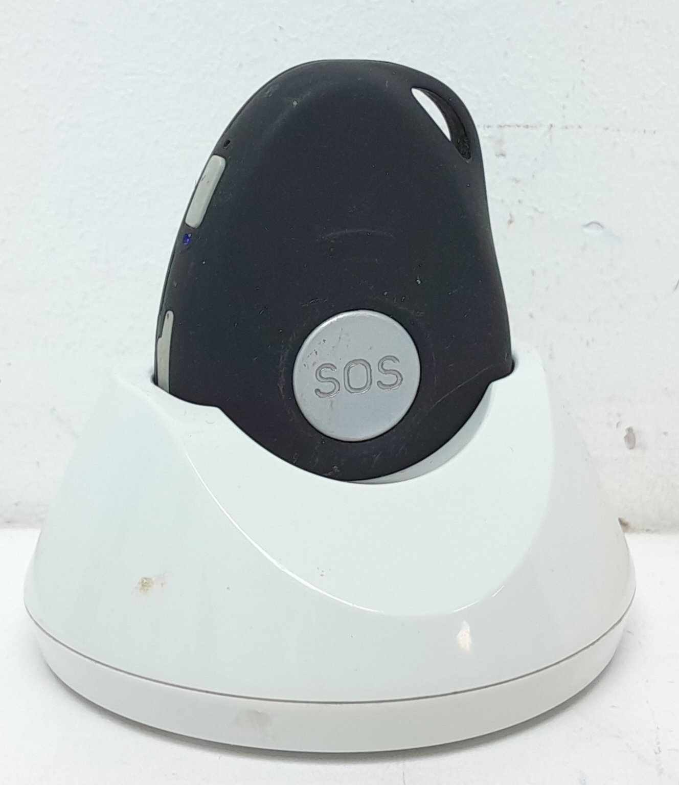 20240503_114205 Job Lot x8 F021-002795 Personal SOS GPS Fall Alarms with 7 Charging Docks & 8 Watch Bands - Image 1