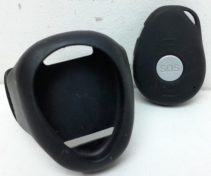 Job Lot x8 F021-002795 Personal SOS GPS Fall Alarms with 7 Charging Docks & 8 Watch Bands - Image 6