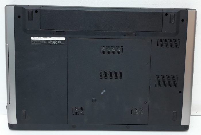 Dell Vostro 3700 - i3-M380 2.53GHz - 4GB RAM - 17" - 120GB SSD - Windows 10 - Image 4