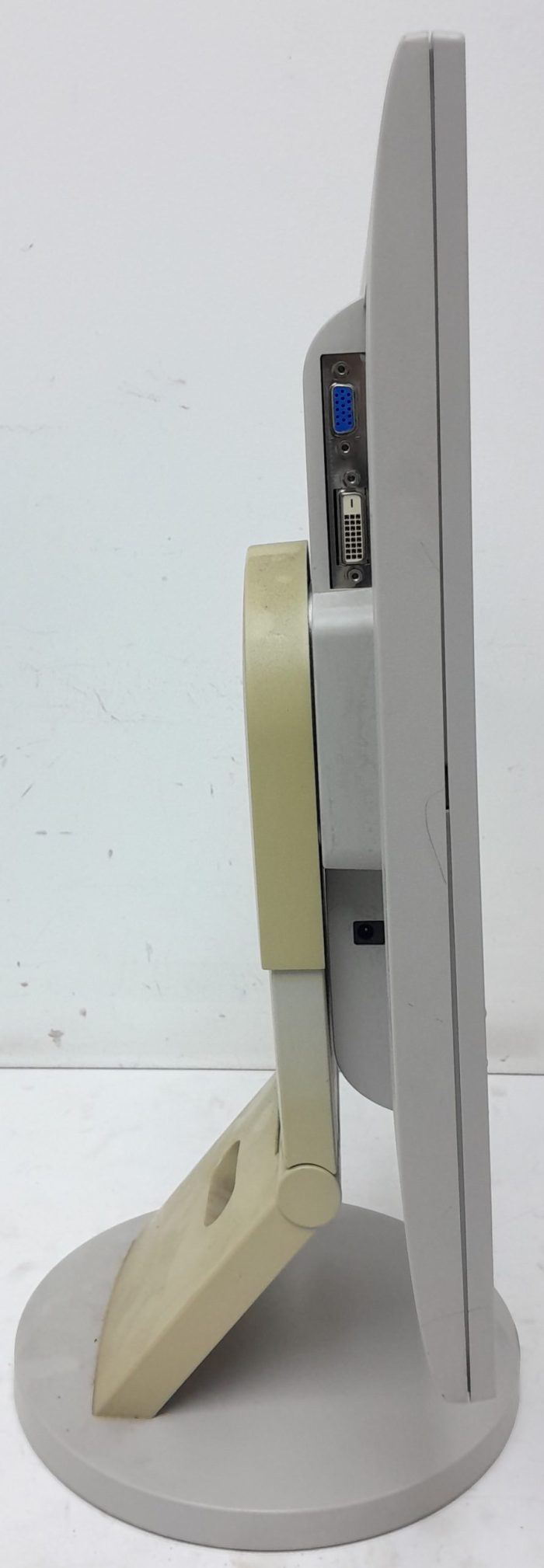 Fujitsu LM-510 15" DVI VGA Color Monitor - Image 5