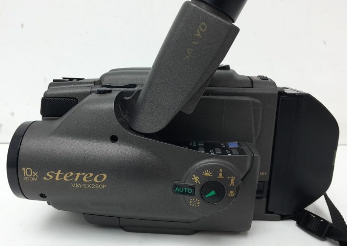 Sanyo VM-EX280P 8mm Camcorder - Image 6