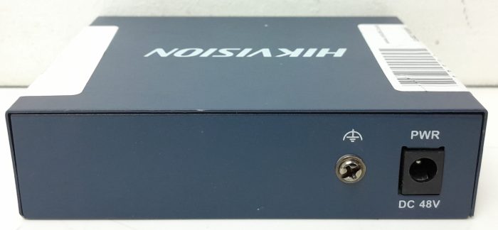 Hikvision DS-3E1105P-EI 5-Port Smart 10/100M PoE Desktop Switch - Image 4