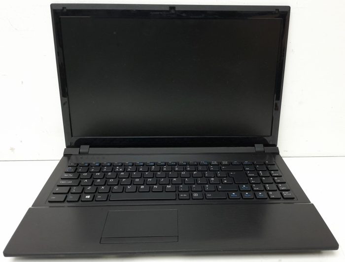 RM Education RM320 W255EU - i5-2450M 2.5GHz - 4GB RAM - 15.6" - 240GB SSD - Windows 10 Home - Image 2