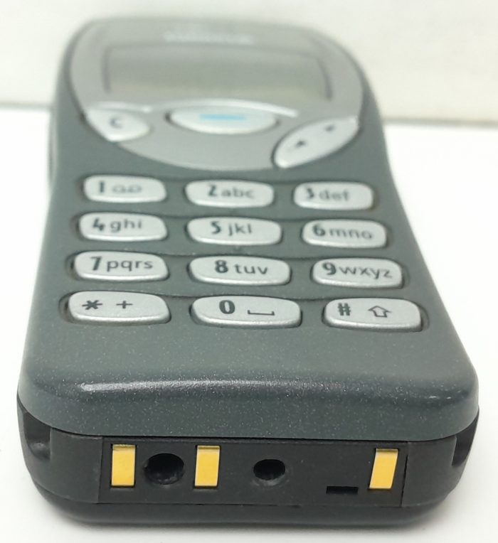 Nokia 3210 Vintage Mobile Phone - Image 6