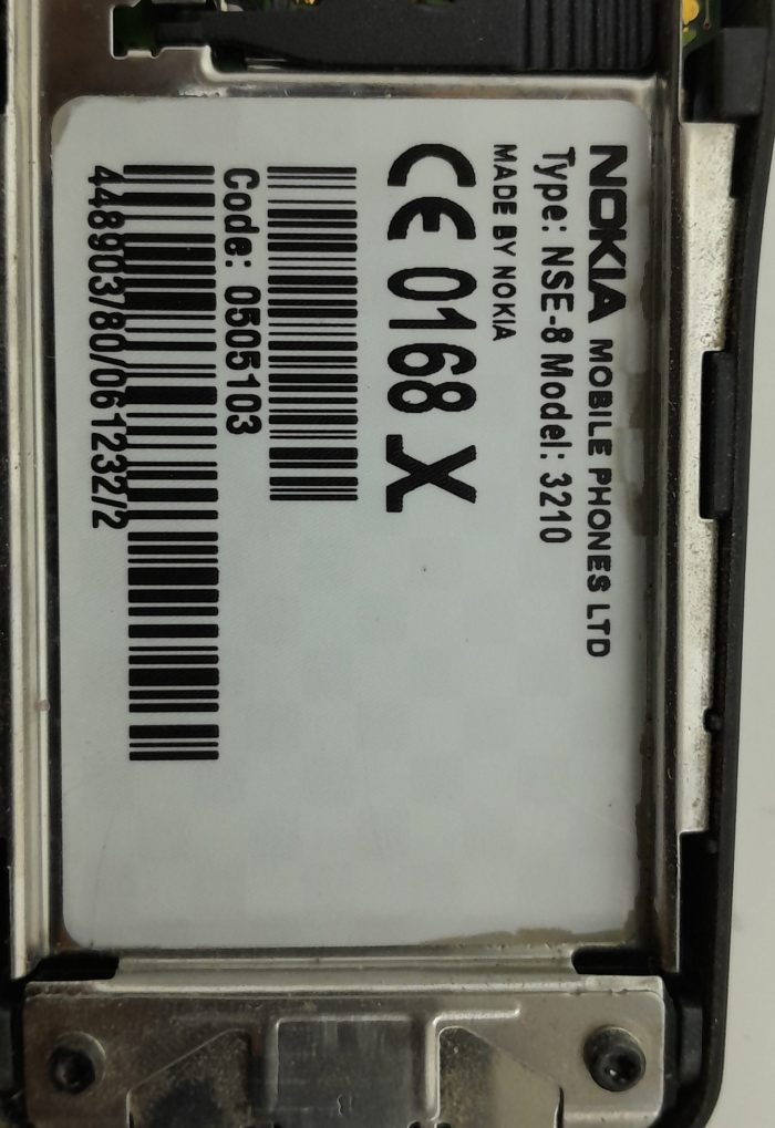 Nokia 3210 Vintage Mobile Phone - Image 3