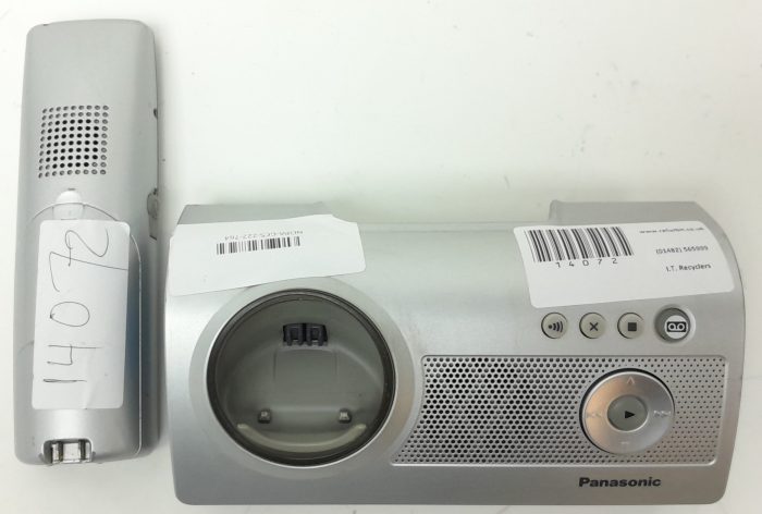 Panasonic KX-TGA910E IP Phone With KX-TGA920E Charging Dock - Image 4