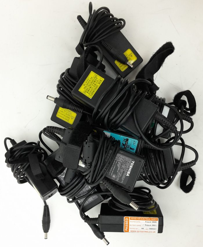 Job lot 10x Toshiba 19V Laptop Chargers/Adapters - Image 3