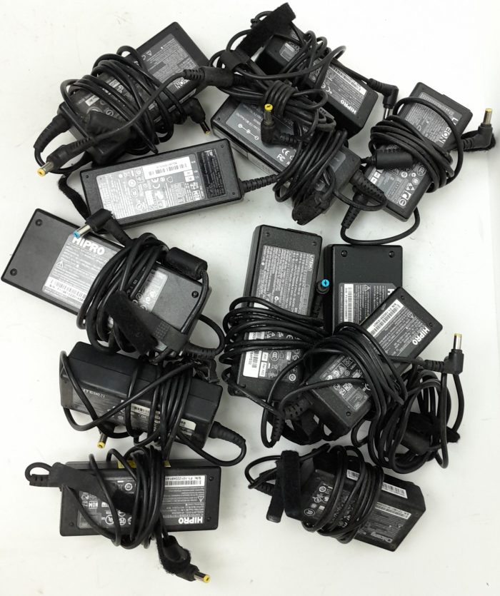 Job lot 12x Mixed Brands 19V Small End Laptop Chargers/Adapters - Image 3
