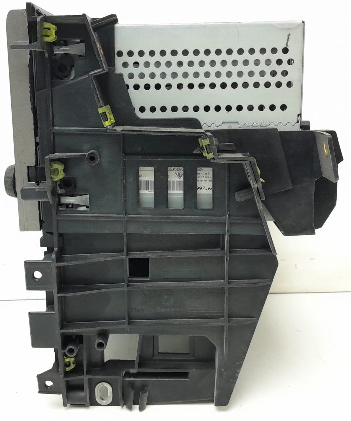 Porche CDR24 Car Part: CD Player Harman Becker Radio - Image 5