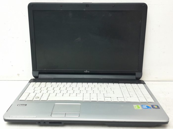 Fujitsu Lifebook A530 A Series - Intel i5-480 2.0GHz - 4GB Ram - 15.6" - 120GB SSD - Windows 10 Home - Image 2