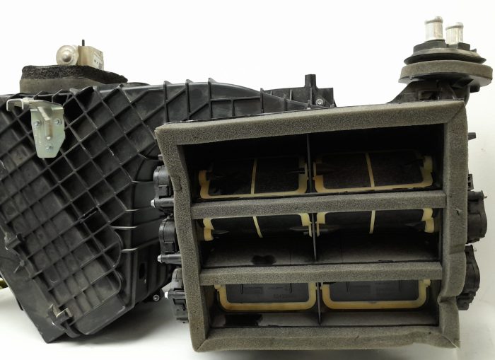Porsche Cayenne 7P5 958 3.0 D 7P5820005BB 2013 Heater Matrix Box - Image 6