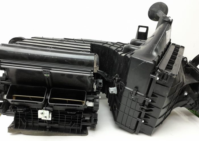 Porsche Cayenne 7P5 958 3.0 D 7P5820005BB 2013 Heater Matrix Box - Image 4