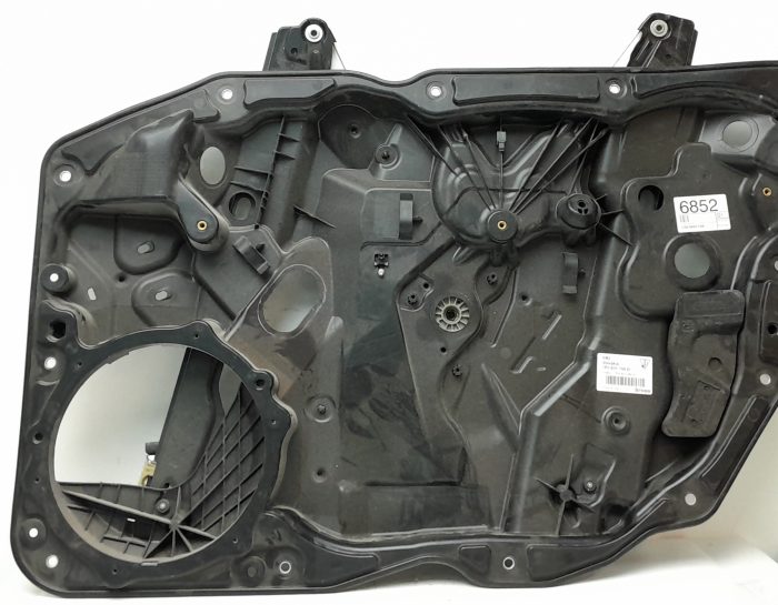 Porsche Cayenne (92A) 7P5837756D 2013 Front Door Electric Window Regulator - Image 4