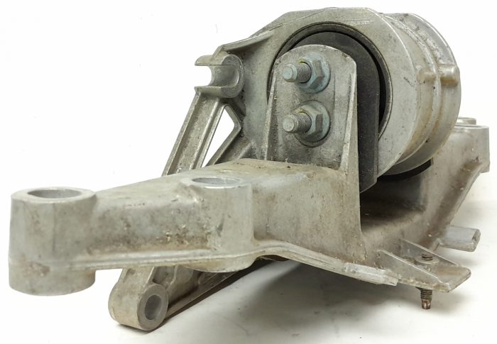Porsche Boxster 98737530901  98737512301 Engine Mounting Bracket - Image 4