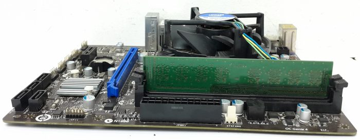 MSI H8IM-P33 - Core i5-4460 @ 3.20 - 4GB RAM - Motherboard with I/O Shield - Image 4