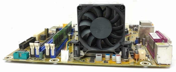 Pegatron IPMEL-PRC - Pentium Dual Core E5300 @ 2.60 - 2GB RAM - Motherboard with I/O Shield - Image 5