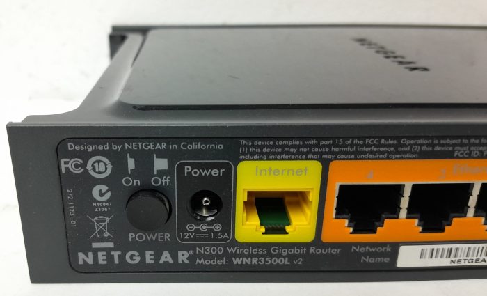 Netgear N300 WNR3500L v2 Wireless Gigabit Router - Image 3