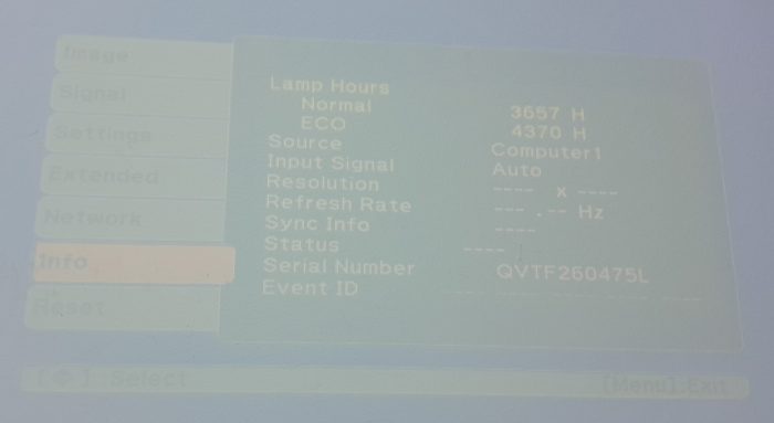 Epson Projector HDMI VGA with 8027 Lamp Hours Used EB-470 H456B - Image 2