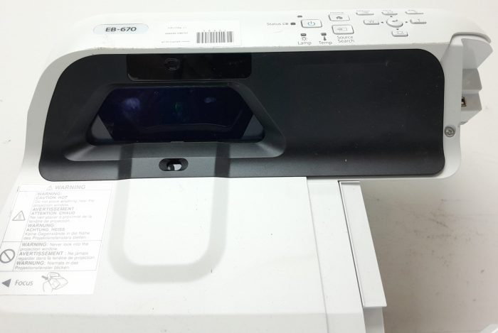 Epson Projector HDMI VGA with 38 Lamp Hours Used EB-670 H747B - Image 4