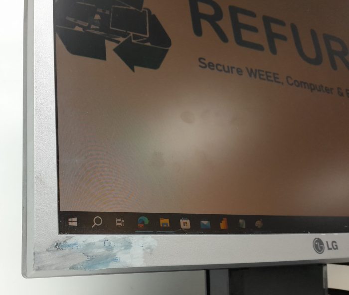 LG 17" VGA Monitor Flatron L1750SQ (L17NS-7) - Image 2