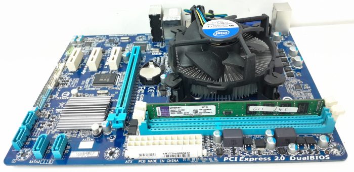 Gigabyte Motherboard i3-3220 With I/O Shield GA-H61MA-D2V LGA1155 DDR3 MICRO ATX - Image 7