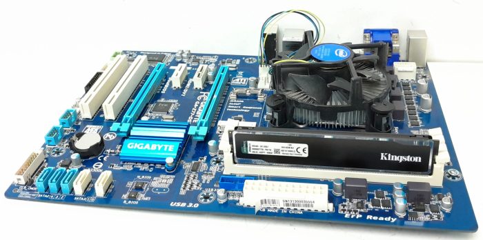 Gigabyte Motherboard With I/O Shield GA-Z77-DS3H LGA1155 DDR3 ATX - Image 5
