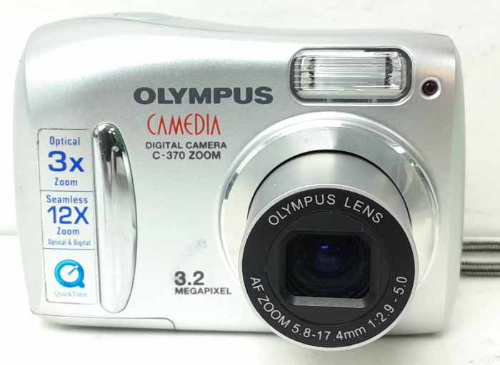 Olympus Digital Camera 3X Optical Zoom 3.2MP C-370 ZOOM - Image 2