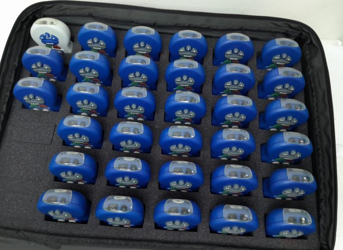 Qwizdom Classroom Quiz Learning Set - 32 Remotes + Receiver Quiz Learning Set - Image 6