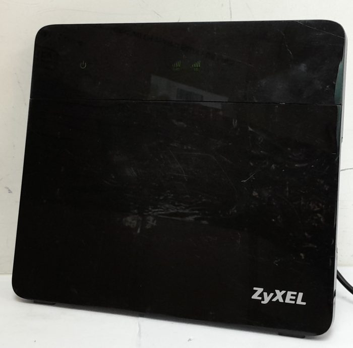 ZyXEL Gigabit Ethernet Dual Band Wireless Router VMG8924-B10A - Image 2