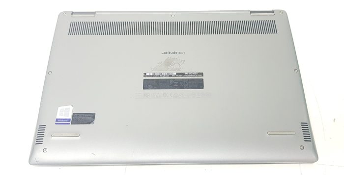 Latitude 3301_7