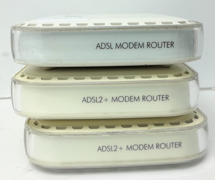 Netgear ADSL2+ & ADSL Modem Router DG834 v3 & v4 - Job Lot x3 - Image 6