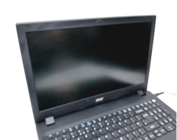Acer_Travelmate_P257_3