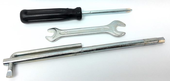 Porsche Boxster Tool Kit 99772111500 - Image 4