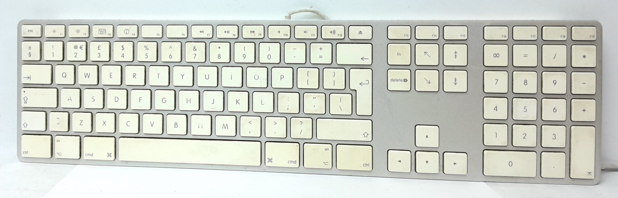 20241229_224114 Apple Wired Keyboard A1243 - Image 1