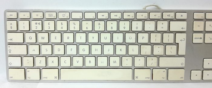 Apple Wired Keyboard A1243 - Image 6